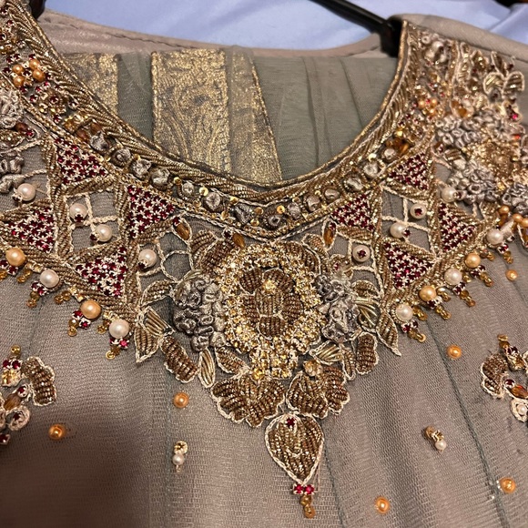 Formal wear beautiful embroidered shirt + dupatta! Never worn - Picture 3 of 5